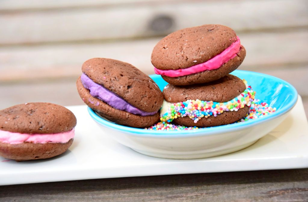Lecker! Diese lustigen Kekse bringen Farbe und Abwechslung auf den Teller. In unserer Bildergalerie zeigen wir dir das Rezept.