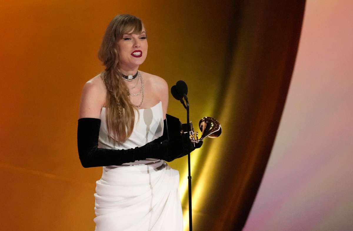 Taylor Swift gewinnt zum vierten Mal die Hauptkategorie Album des Jahres bei den Grammys.